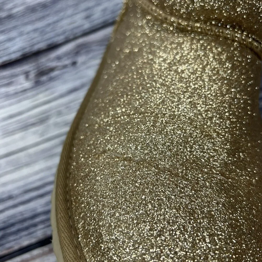 Ugg Classic Short II Glitter Gold Winter Boots, Youth 6 Women’s 7